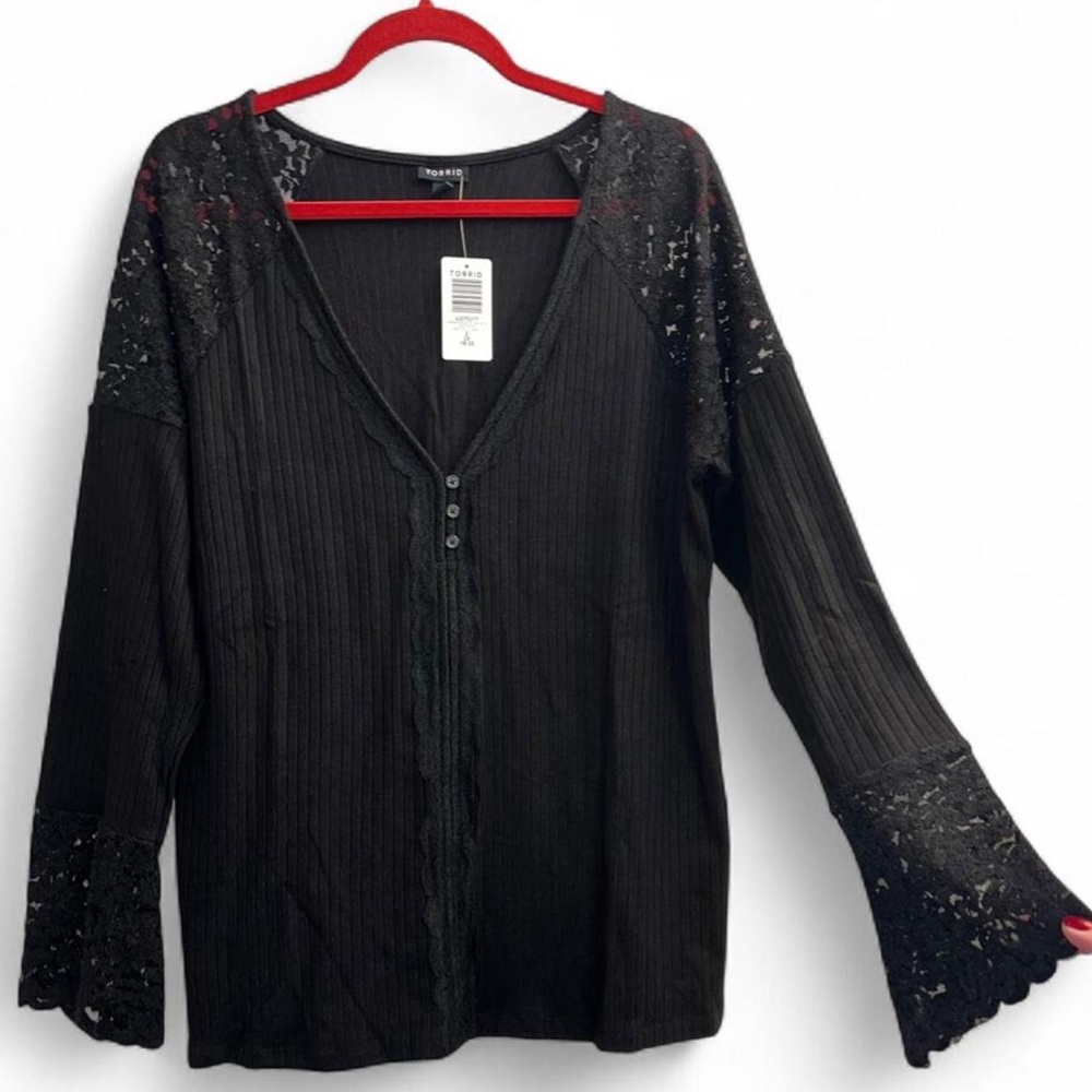 NWT Torrid Plus Size 2x Knit and Lace Black Long Sleeve Blouse